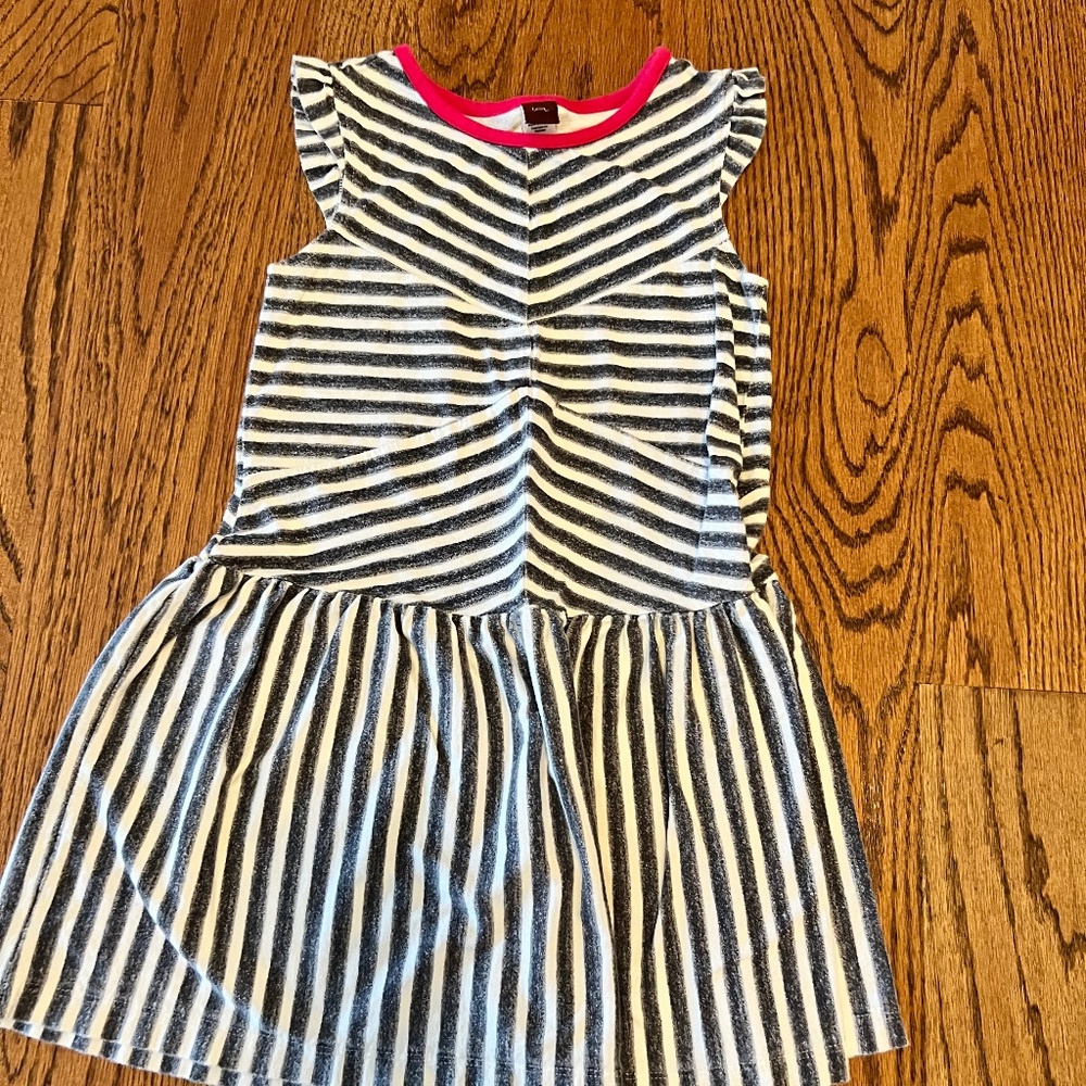 FINAL SALE! Tea Collection, Size 6 comfy sleeveless dress. EUC!